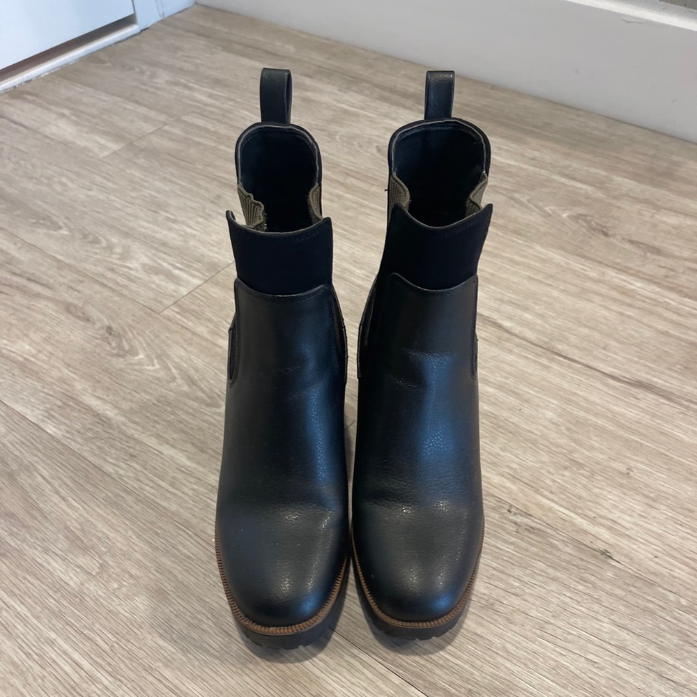 Chinese Laundry block heel boot.